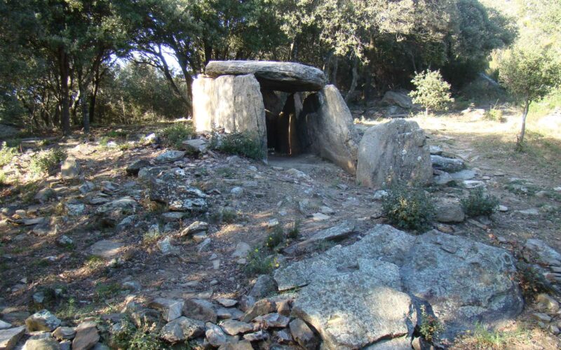 les-criques-de-porteil-notre-region-randonnee-LA-DOLMEN-DE-NA-CRISTIANA